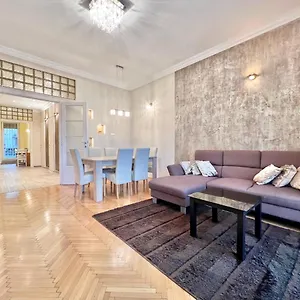 Exclusive Colourful Flat In The Apartamento