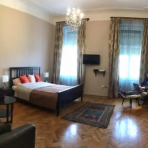 Diamonds With 2 Near Guzsdu Udvar Apartamento